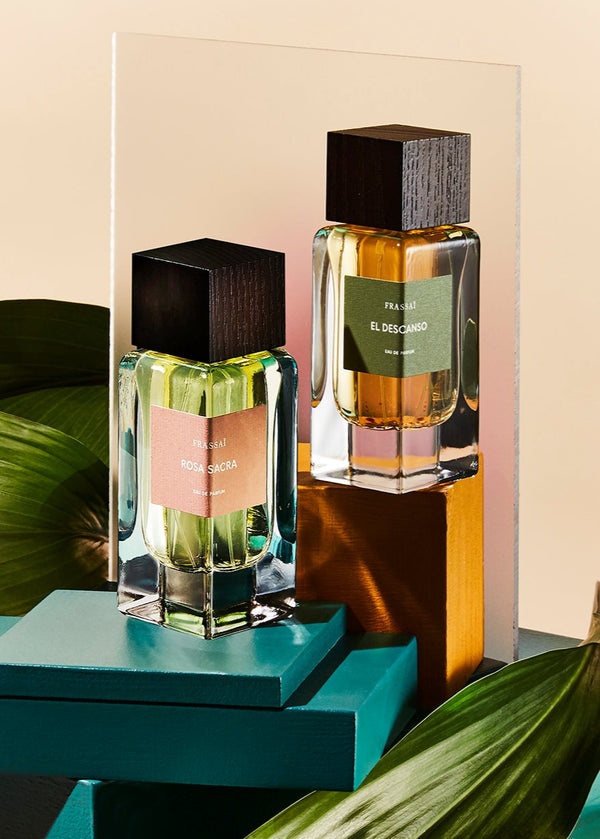 A mystical rose flower blooms. Rosa Sacra is a sensorial journey to the ancestral wisdom of South America–where a smoky veil of palo santo reveals a crystalline rose with drops of aguaribay, the Incan tree of life, offering both ancestral protection and intuitive wisdom.
Aguaribay (schinus molle), Black Currant, Rose Centifolia Grasse, Rose Damascena Turkey, Palo santo (bulnesia sarmientoi), White algarrobo (prosopis alba)