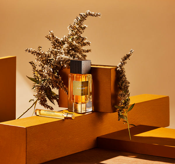 Ambrette, Galbanum, Bran absolute, Ombú leaves, Cedarwood, and Sandalwood. Golden wheat fields undulating over infinite horizons. El Descanso invites you to South America’s fertile pampas to celebrate the abundance of bran growing over the whispering plains.