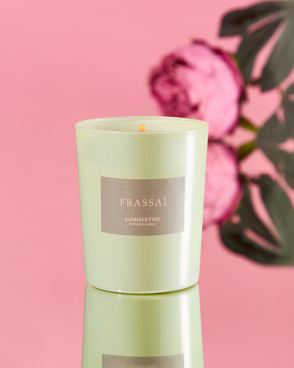 Summertime candle Frassai has notes of Ivy Leaves, Lychee, Guayaba, Pear d’Anjou, Star Magnolia, Ylang Ylang, Sandalwood, Warm Musks