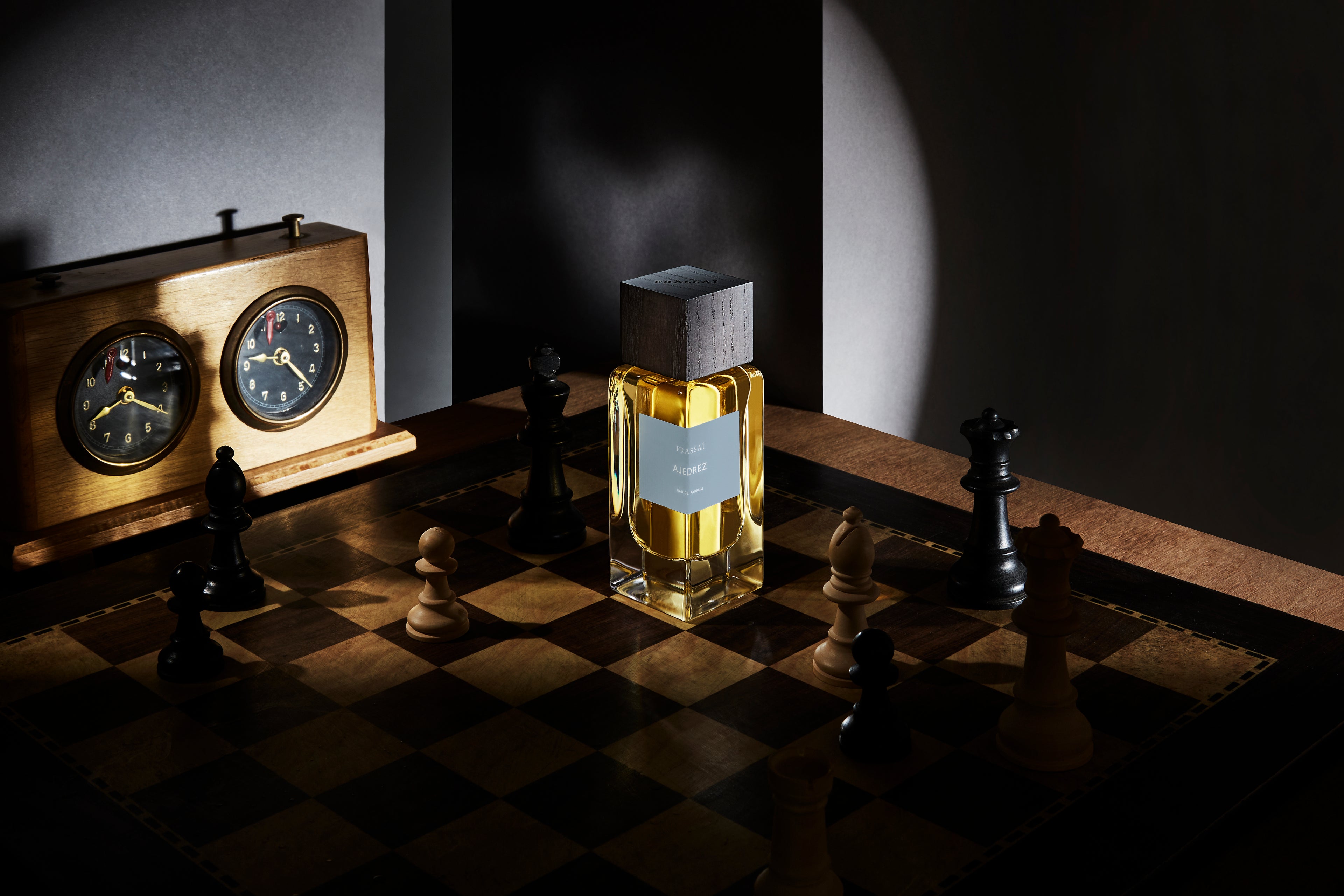 Ajedrez (chess) eau de parfum New Fragrance 2025 Frassaï. Dry spices, lavender, bergamot, iris, amber woods. Created with Ralf Schwieger.
