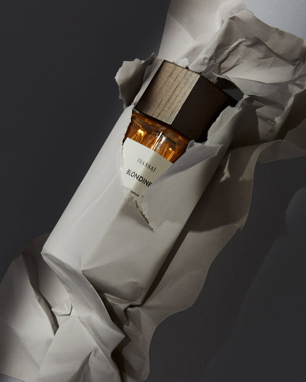 Frassai Blondine eau de parfum salted butter caramel tiger lily ashok flower cacao tonka beans blond musks green mandarin pear leaves. Best selling Frassai fragrance Argentina.