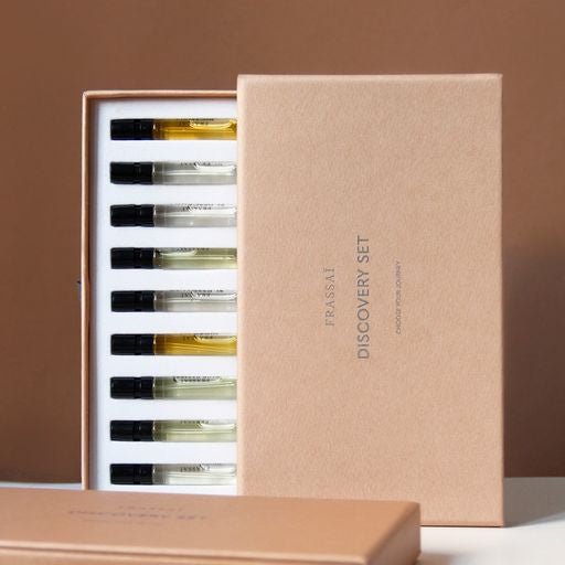 Embark upon a new sensorial experience. Frassai discovery set. 
Blondine 2mL
Teisenddu 2mL
A Fuego Lento 2mL
Verano Porteño 2mL
Tian Di 2mL
Rosa Sacra 2mL
El Descanso 2mL
Cuir Pampas 2mL
Victoria 2mL
Dormir al Sol 2mL
Ajedrez 2mL