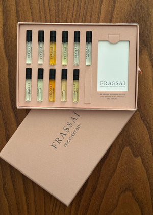 New Frassai discovery set 2025.
Ajedrez (chess), Dormir al sol eau de parfum. 
Blondine 2mL
Teisenddu 2mL
A Fuego Lento 2mL
Verano Porteño 2mL
Tian Di 2mL
Rosa Sacra 2mL
El Descanso 2mL
Cuir Pampas 2mL
Victoria 2mL
Embark upon a new sensorial experience. 